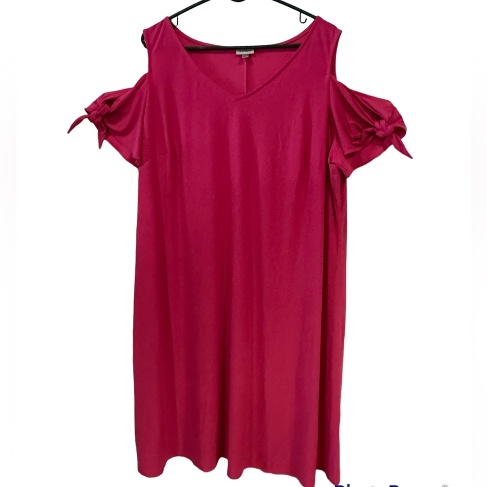 Cold shoulder dress NWOT